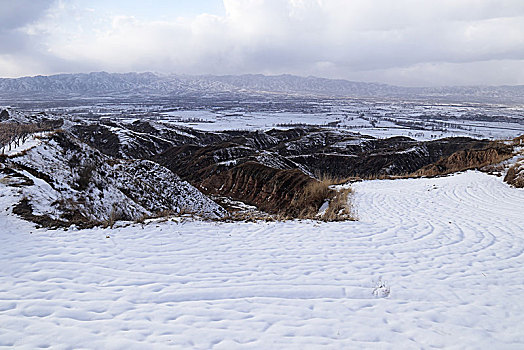 泥河湾遗址雪后初霁美如画