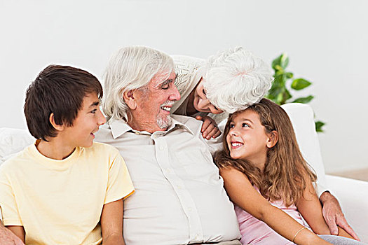 祖父母,消费,时间,孙辈,沙发