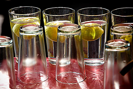 玻璃杯,水,柠檬片,印度
