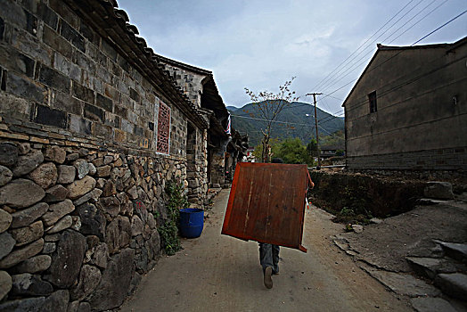 老房子,石屋,草垛,民居,道路