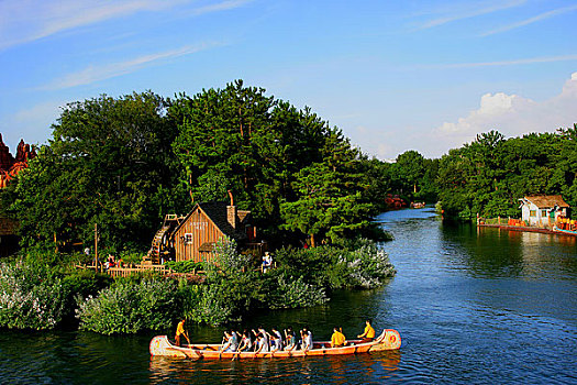 东京迪士尼乐园里动物乐园的海狸兄弟独木舟