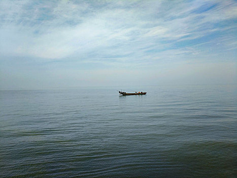 海天一色,渔船,倒影,海岛