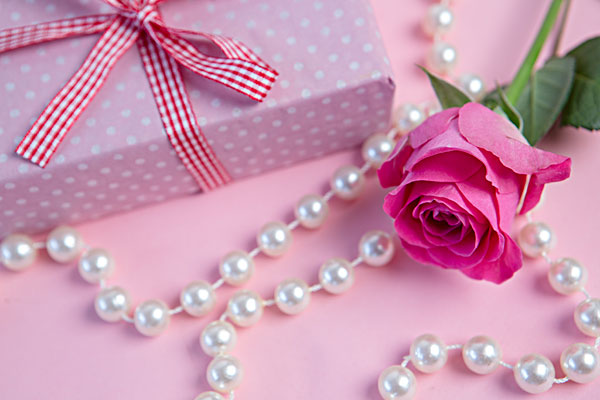 粉红玫瑰,礼物,珍珠项链,粉色,表面