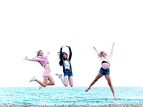 三个,朋友,跳跃,兴奋,海滩