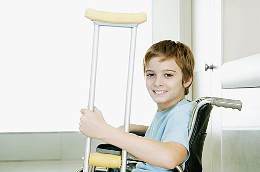 男孩,拿着,拐杖,坐,轮椅
