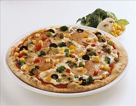 比萨饼,意大利腊肠,火腿,蔬菜