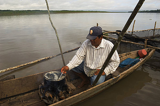 秘鲁,亚马逊盆地,河,人,生活方式,筏子,运输,鱼,伊基托斯,烹调