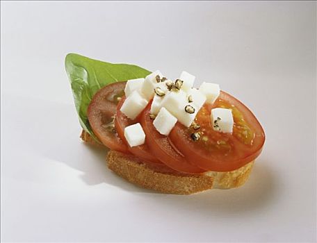 西红柿,白干酪,罗勒,法棍面包
