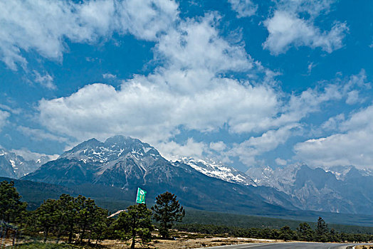 玉龙雪山景观