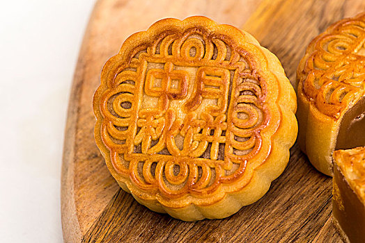 中国传统莲蓉月饼