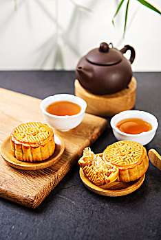 凤梨月饼,茶具,茶水