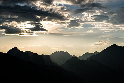 日落,上方,贝希特斯加登阿尔卑斯山,左边,格罗塞尔,中间,右边,瓦茨曼山,国家公园,贝希特斯加登地区,巴伐利亚,德国,欧洲