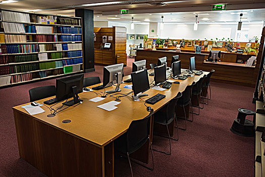 电脑,桌子,图书馆