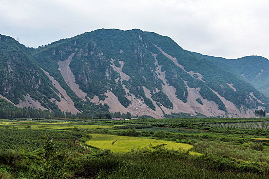 山体滑坡