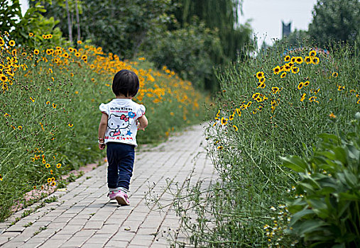 幼儿户外