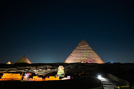 埃及开罗吉萨金字塔群灯光秀