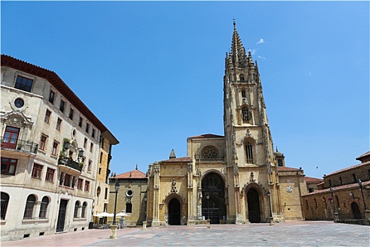 大教堂,奥维耶多