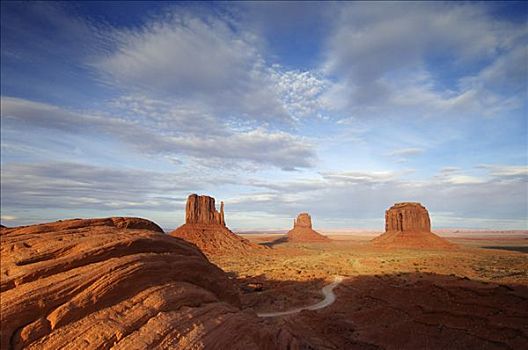 沙子,山岗,纪念碑谷,纳瓦霍人部落公园,亚利桑那,美国
