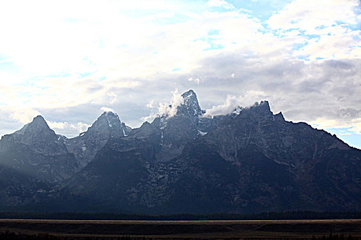 大提顿国家公园,大提顿山,大提顿峰,蛇湖,珍尼湖,杰克森湖,蒸汽,雾气,草原,草地,蓝天,水,河流,岩石,山,黑松树,黄石国家公园,北美洲,美国,怀俄明州,风景,全景,文化,景点,旅游