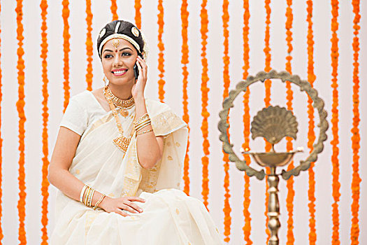 新娘,传统,南,印度,连衣裙,交谈,手机