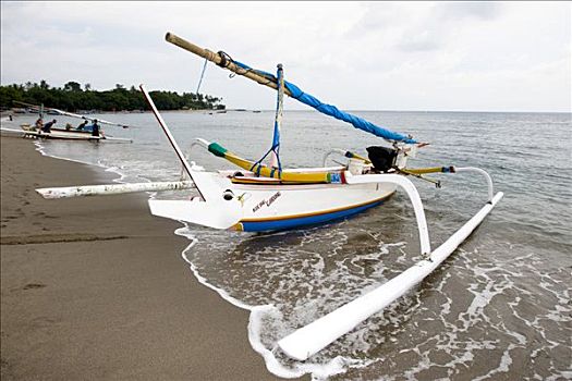 渔船,舷外支架,海滩,印度尼西亚