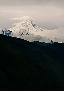 贡嘎山