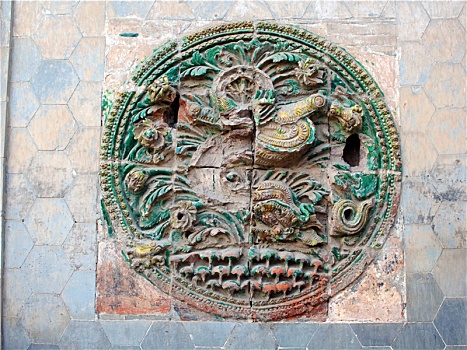 汾城棂星门两边,的琉璃雕刻