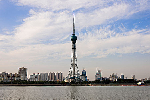 河南洛阳市洛河边城市风景