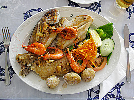 什锦烧烤,鱼肉,对虾,兰索罗特岛,加纳利群岛,西班牙,欧洲