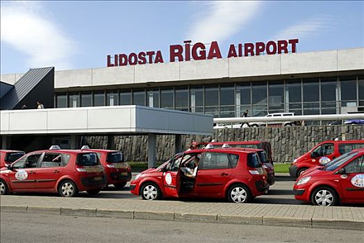 红色,出租车,正面,机场,建筑,里加,拉脱维亚,波罗的海国家,东北方,欧洲
