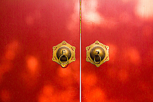 中國紅門金釘金鎖