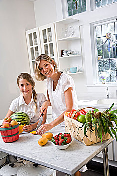 肖像,母女,厨房,新鲜水果,蔬菜