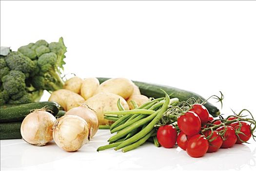 杂蔬,花椰菜,土豆,夏南瓜,豆,黄瓜,西红柿,洋葱,辣椒