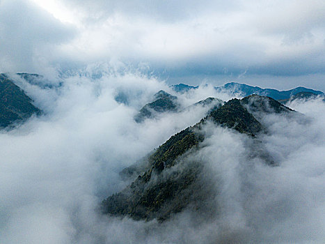 航拍中国浙南群山的雨季