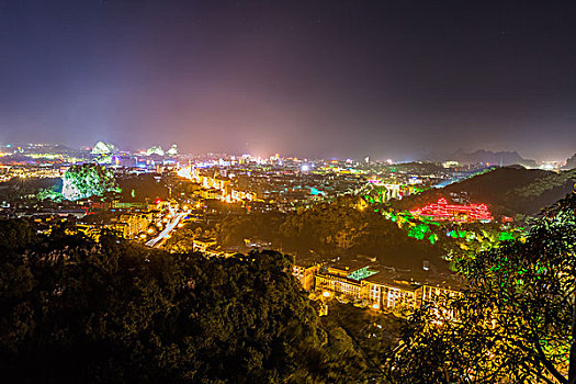 叠彩山夜景图片
