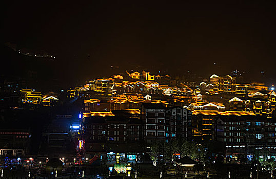 贵州茅台镇夜景