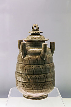 上海博物馆藏宋龙泉窑青釉刻花莲瓣纹五管盖罐