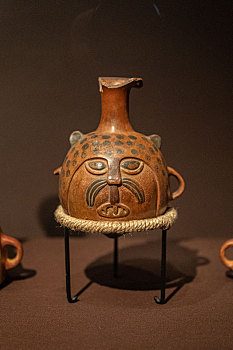 秘鲁印加博物馆藏印加帝国陶猫科动物装饰厄普壶