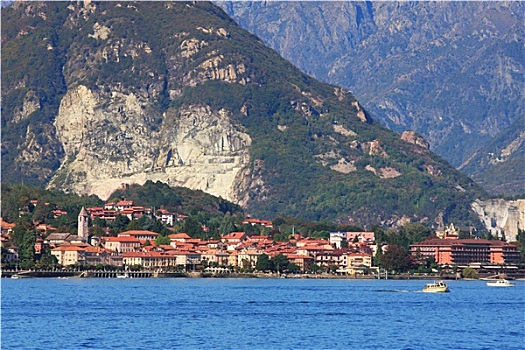 小镇,马焦雷湖,山,背景,意大利北部
