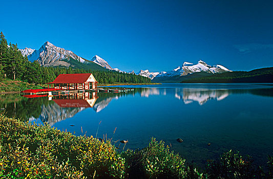 山峦,湖,玛琳湖,碧玉国家公园,艾伯塔省,加拿大