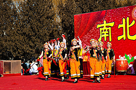北京春节地坛庙会民族舞蹈表演黎族民族舞