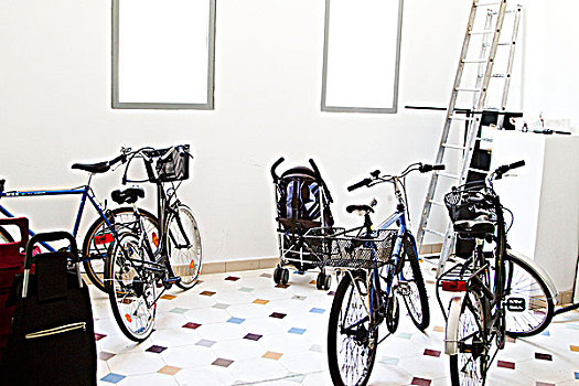 自行车,房间