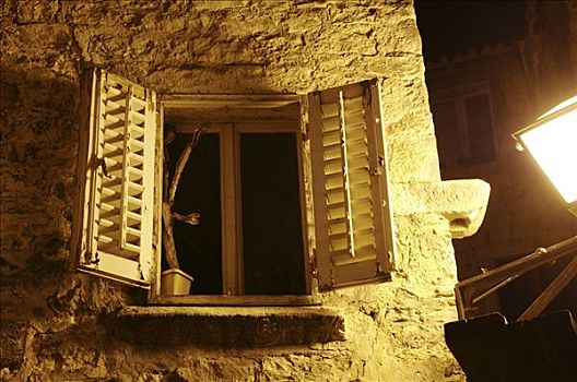 夜景,窗户,百叶窗,老城,特洛吉尔,克罗地亚,欧洲
