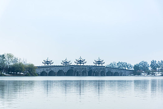 杭州湘湖四亭桥雪景