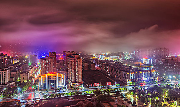 城市夜景,建筑群,街灯,蓝光,红光,高楼,雾,平流雾