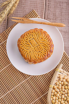 中秋传统美食月饼摆拍