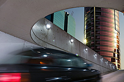隧道,出口,汽车,模糊,摩天大楼