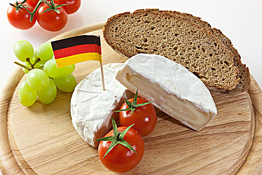 德国,卡门贝软质乳酪,木板,葡萄,面包,西红柿