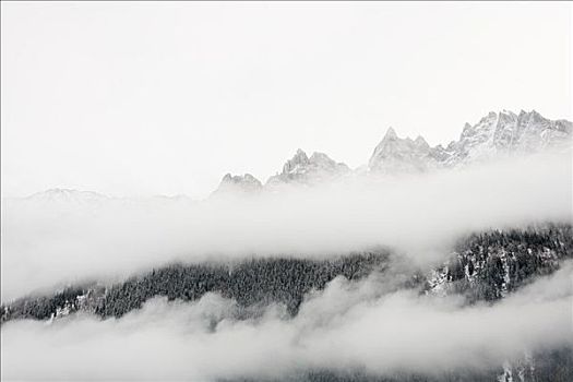 云,法国阿尔卑斯山