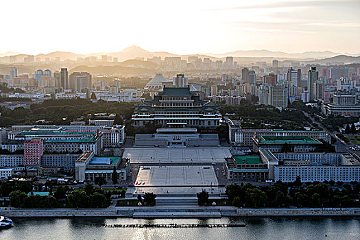 朝鲜首都平壤市鸟瞰彩色楼房色彩斑斓